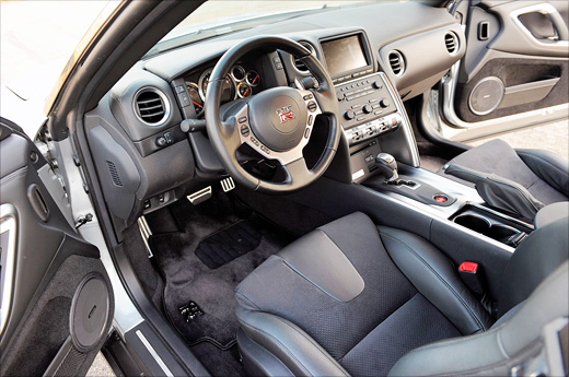 Nissan GT-R  2012 